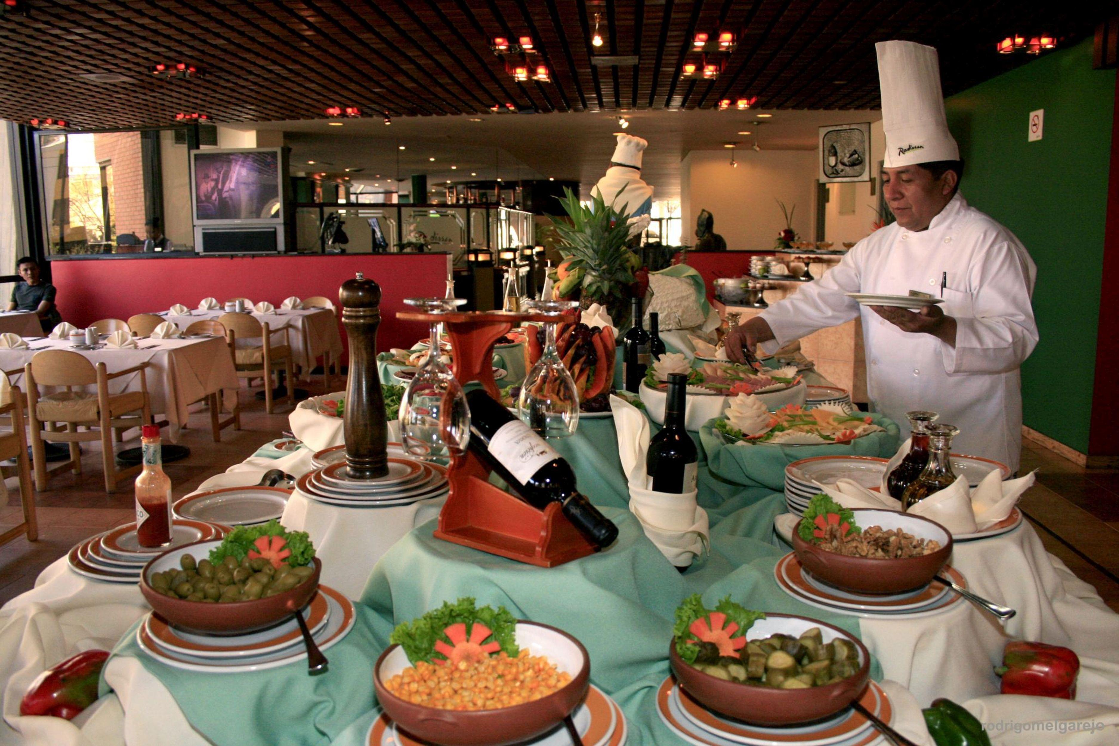 Real Plaza Hotel & Convention Center La Paz Restaurant bilde